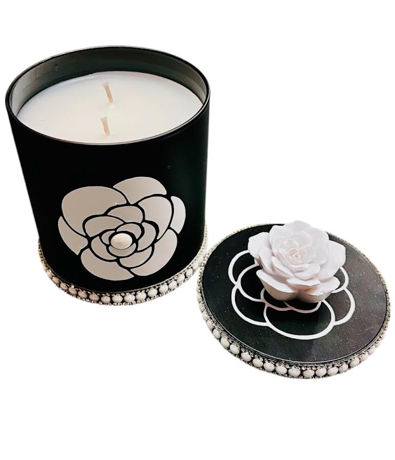 BLACK WHITE FLOWER CANDLE