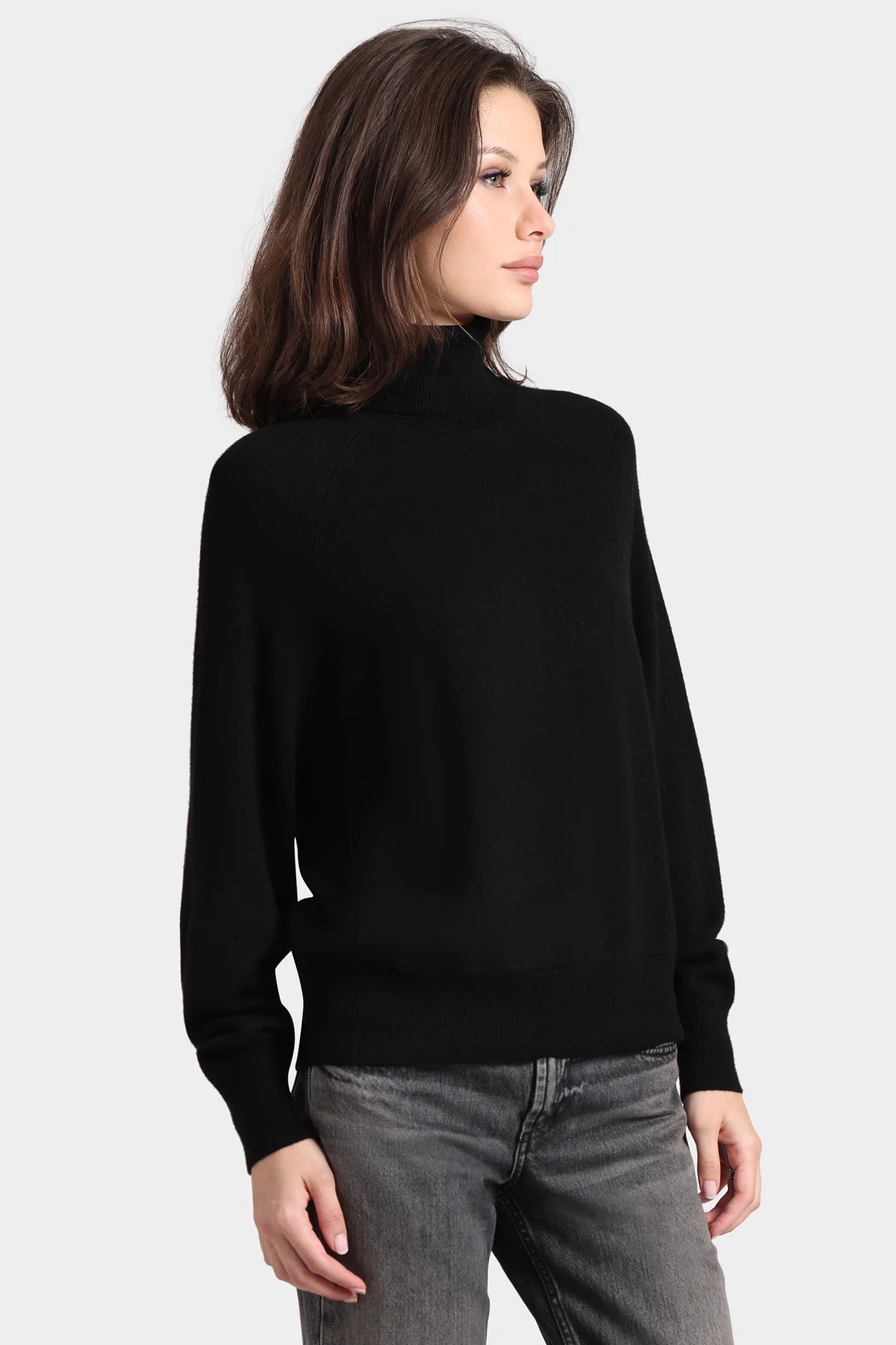 BLACK CASHMERE POCKET OVERSIZED TURTLENECK