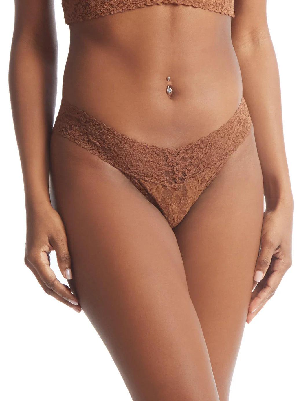 MACCHIATO BROWN SIGNATURE LACE LOW RISE THONG