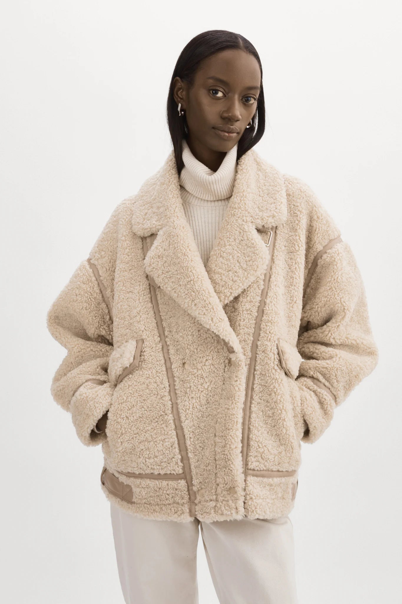 BADU OVERSIZED SHERLING BEIGE JACKET