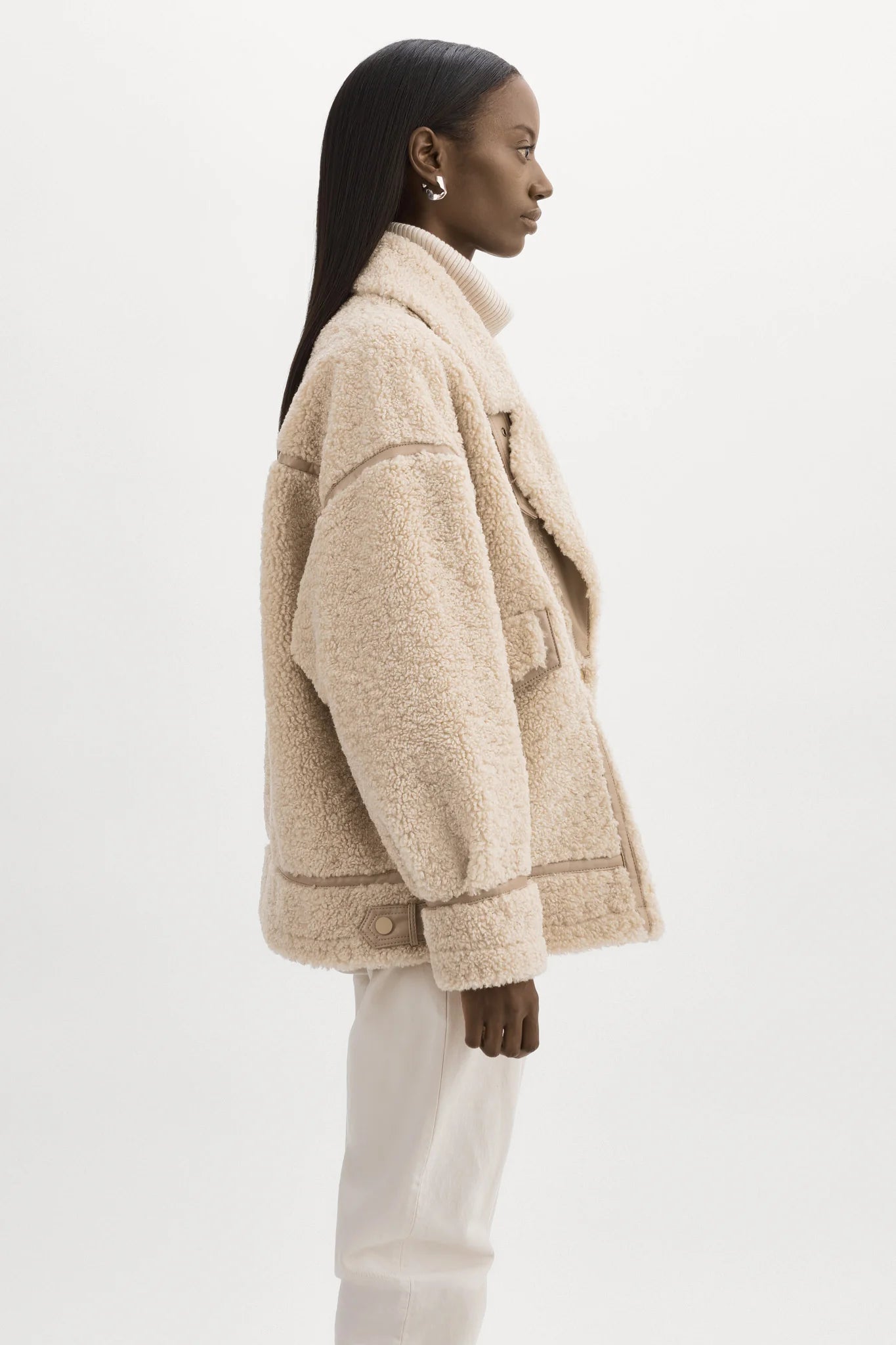 BADU OVERSIZED SHERLING BEIGE JACKET